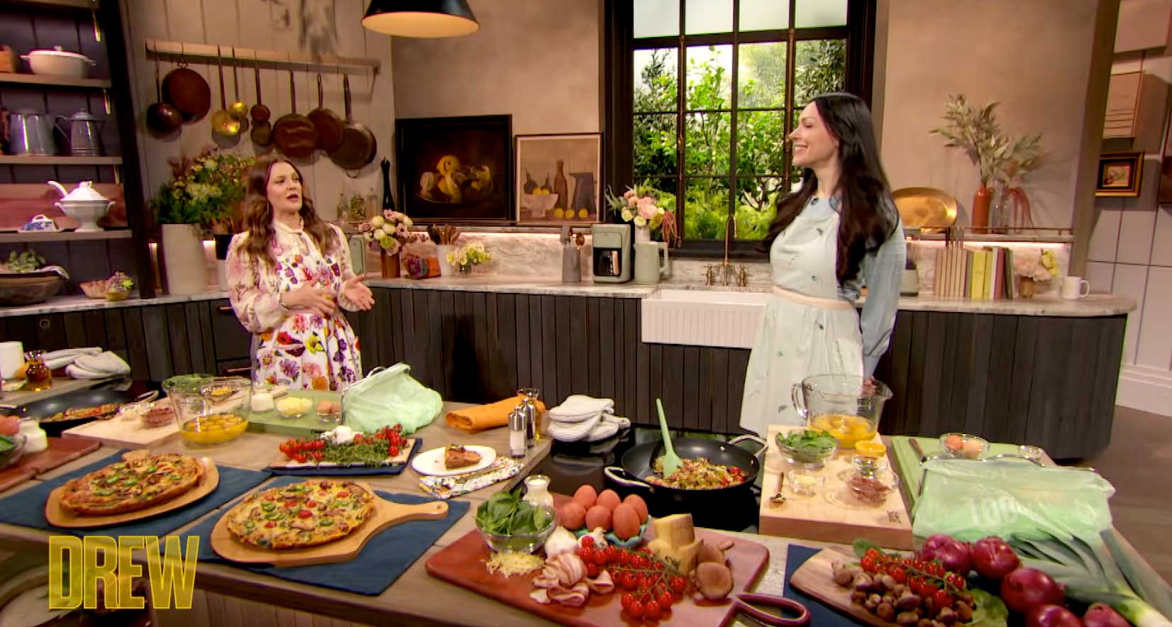 In the Kitchen with Drew Barrymore and Brunch with Babs - Laura Prepon